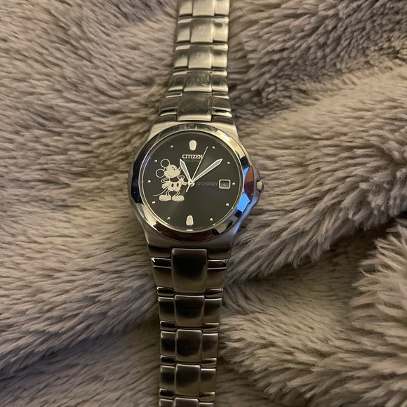 Other - CITIZEN Eco-Drive Disney Mickey Mouse
E111-K16750 Solar Stainless Watch